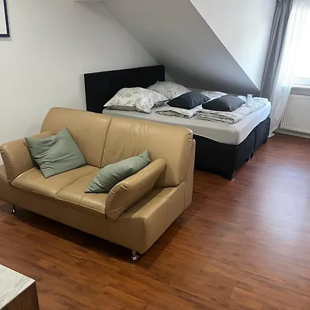 Vis-a-vis Komfort Dg-wohnung