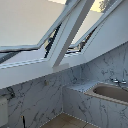 شقة Vis-a-vis Komfort Dg-wohnung *