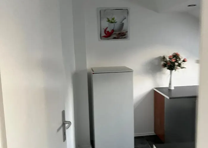 Vis-a-vis Komfort Dg-wohnung *