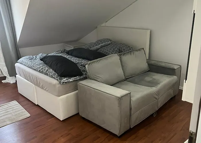 Vis-a-vis Komfort Dg-wohnung 公寓